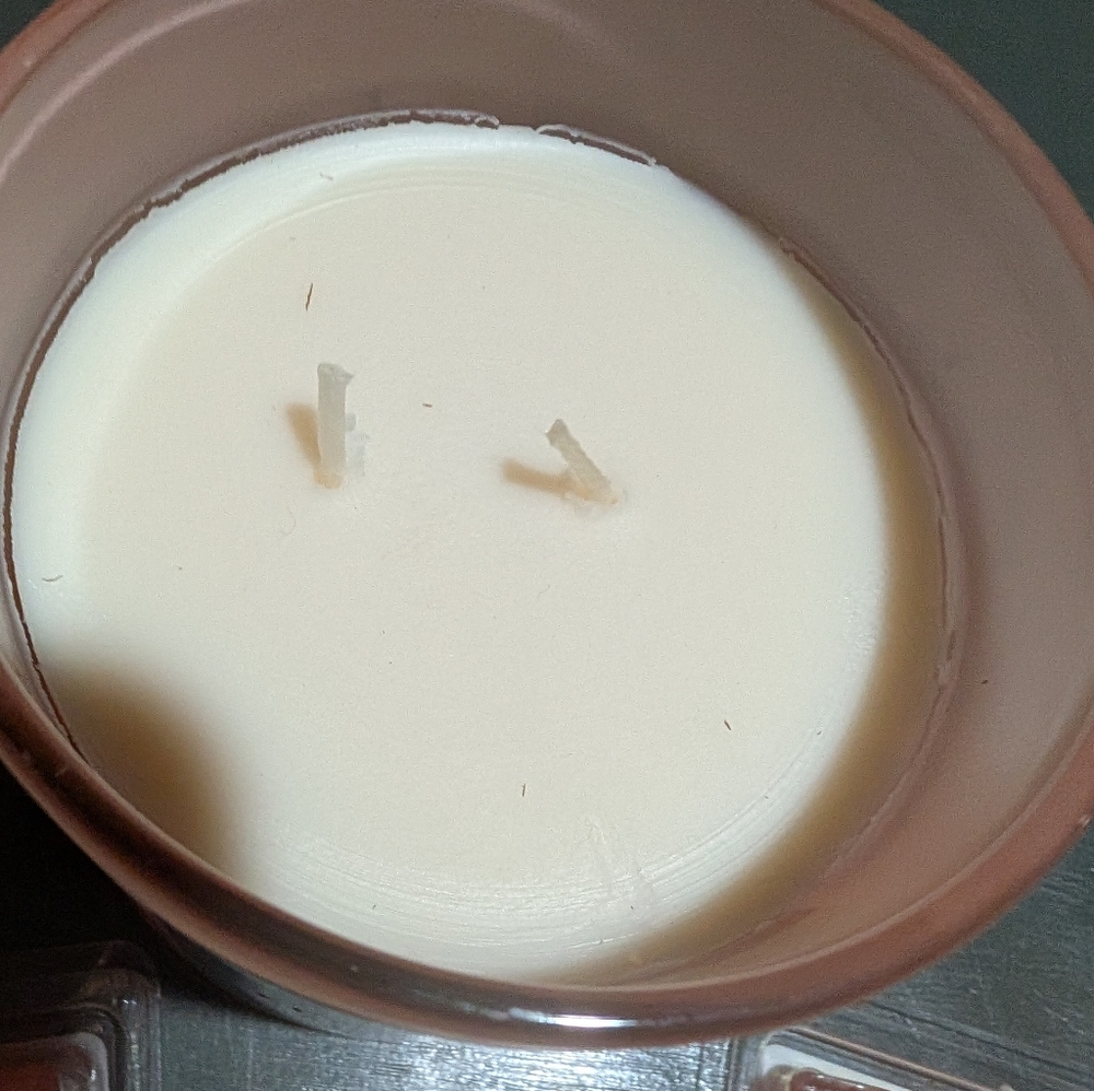 Better Homes And Gardens Pink White Peach & Daisy Candle W/ 2 Sets Of Wax Melts - Picture 3 of 4